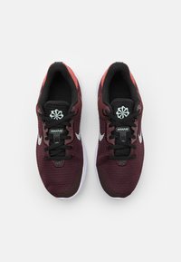 Nike Performance Chaussures de running sur route - bordeaux