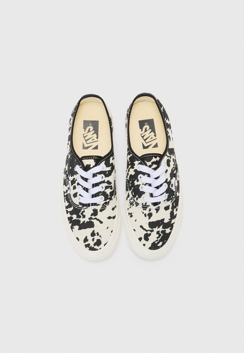 Vans PREMIUM AUTHENTIC 44 - Trainers - cow black/marshmallow/black 