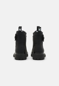 Koi Footwear GENERAL MENS PADDED BOOTS  - Klasikiniai aulinukai - black
