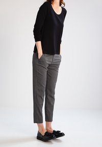 Sisley Strickpullover - black