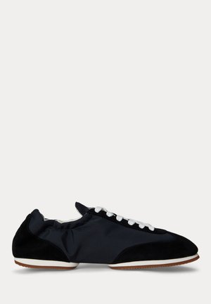 Polo Ralph Lauren, THE SUEDE PONY BALLERINA TRAINER - Baskets basses - black