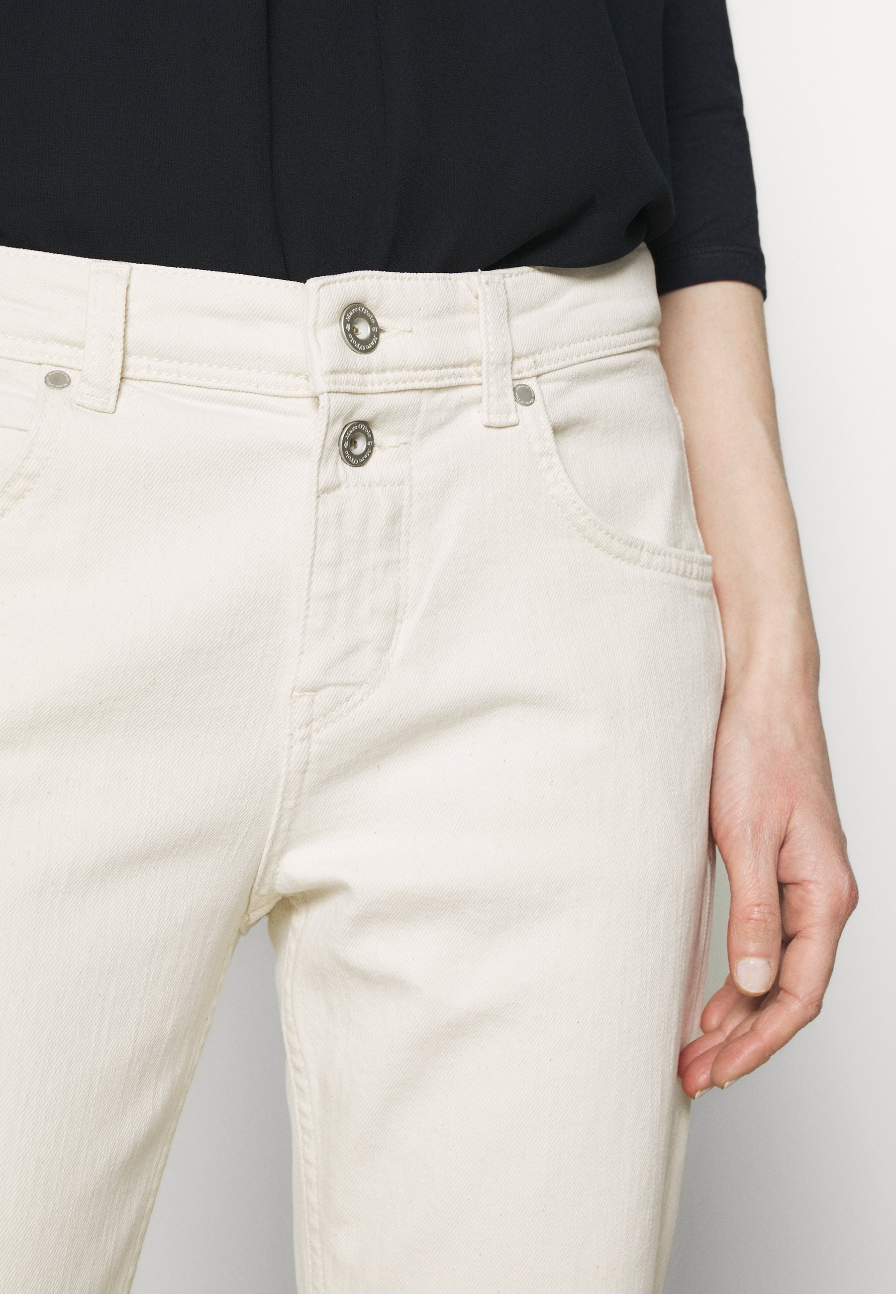 off white boyfriend jeans