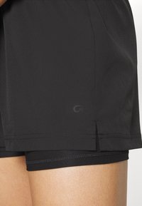 GAP Träningsshorts - black