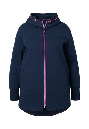 Navyblauwe hooded jack met een roze rits en een roze oneindigheidssymbool patroon op de rand van de capuchon, lange mouwen en voorkeppen.