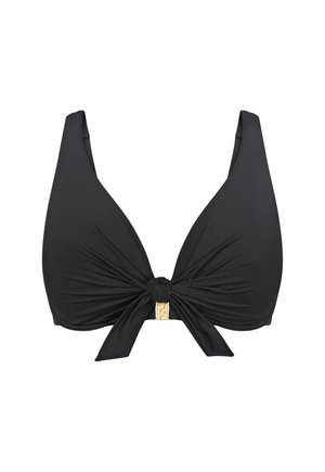 Mustast bikinitopist, millel on laiad rihmad, sügav V-kaelus, ees sõlmes pael ja väike kuldne klamber sõlme all.