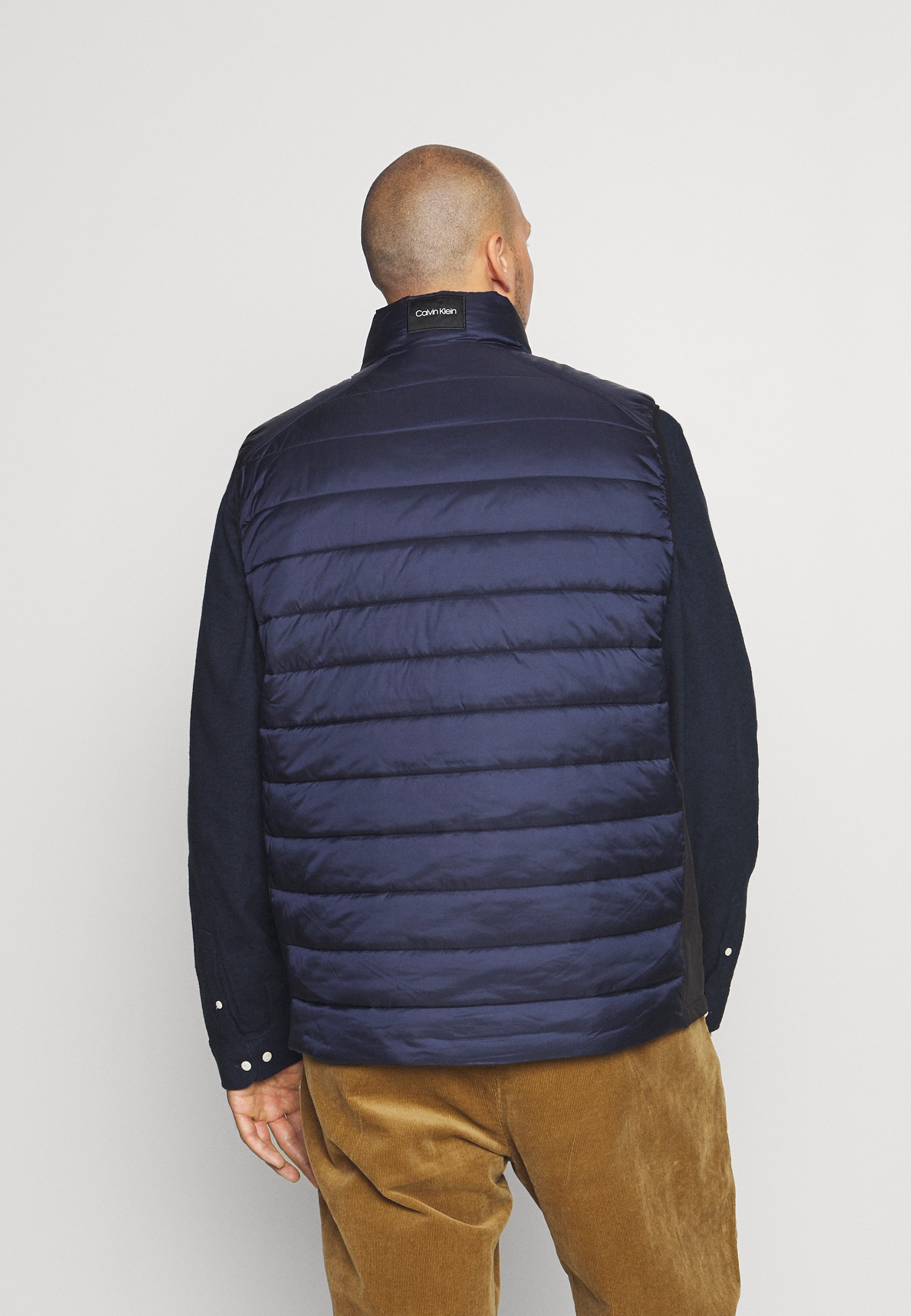 Herren ESSENTIAL SIDE LOGO VEST - Weste Herren ESSENTIAL SIDE LOGO VEST - Weste
