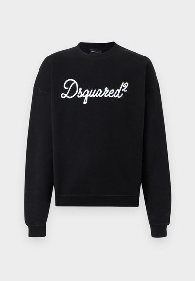 Čierna mikina s dlhým rukávom a bielym kurzívnym logom "Dsquared²" umiestneným v strede na hrudi, so žebrovanými manžetami a lemom.