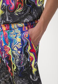 Carlo Colucci UNISEX - Shorts - rot