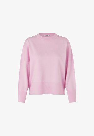 Maglione rosa chiaro a maniche lunghe con scollo tondo, spalle scese e polsini e orlo a coste, esposto su uno sfondo bianco.