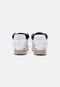 Diesel S-D-OLLIE LOW W - Παπούτσια για σκέιτ - white/seneca rock