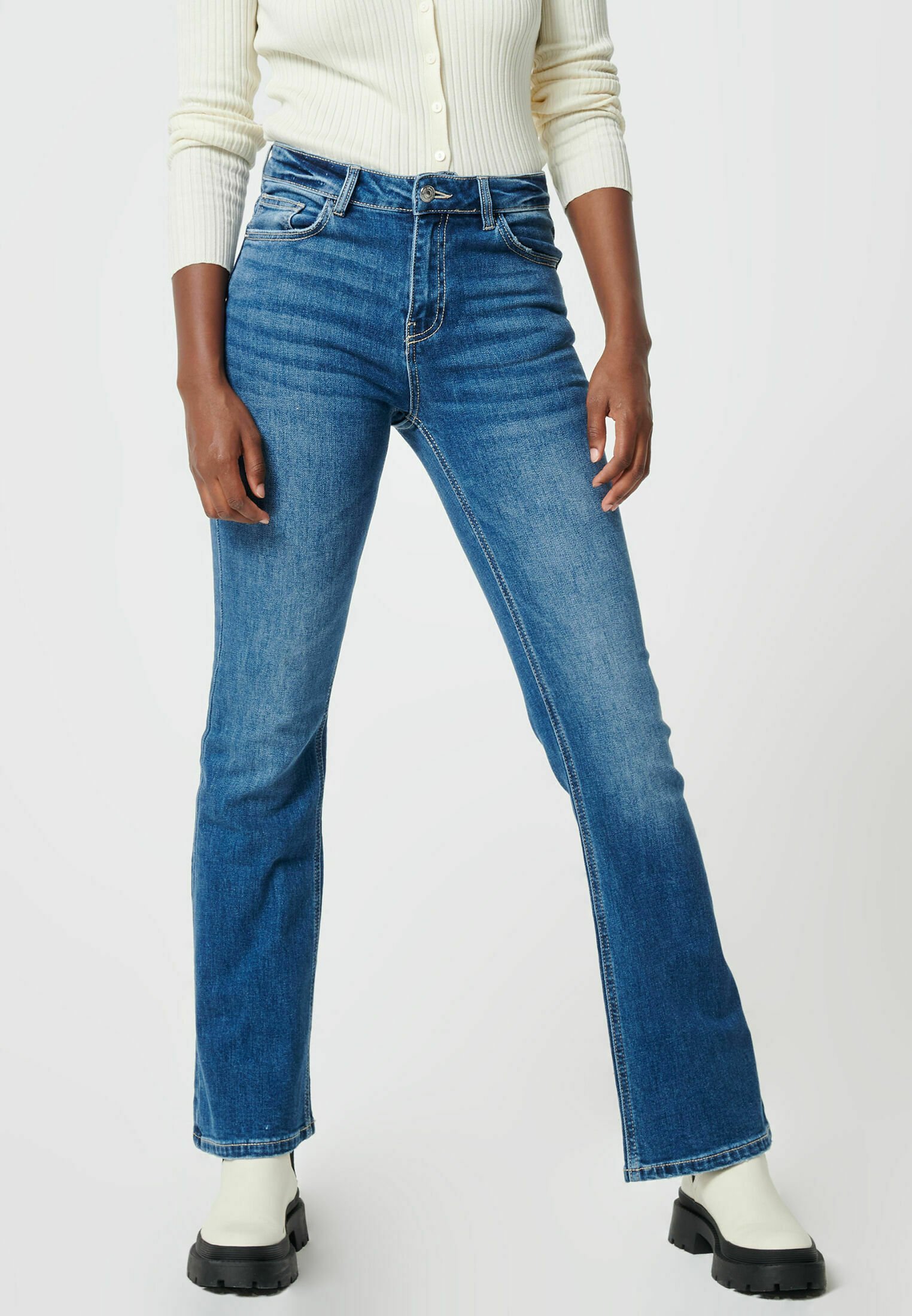 Pimkie BOOTCUT JEANS - MID WAIST - Jeans bootcut - denimblau/blu -  Zalando.it