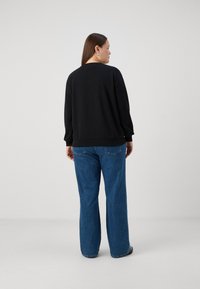 ONLY Carmakoma CARKATYA LOVE O NECK  - Mikina - black