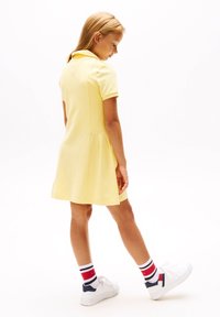 Tommy Hilfiger DRESS - Vestido ligero - citronella