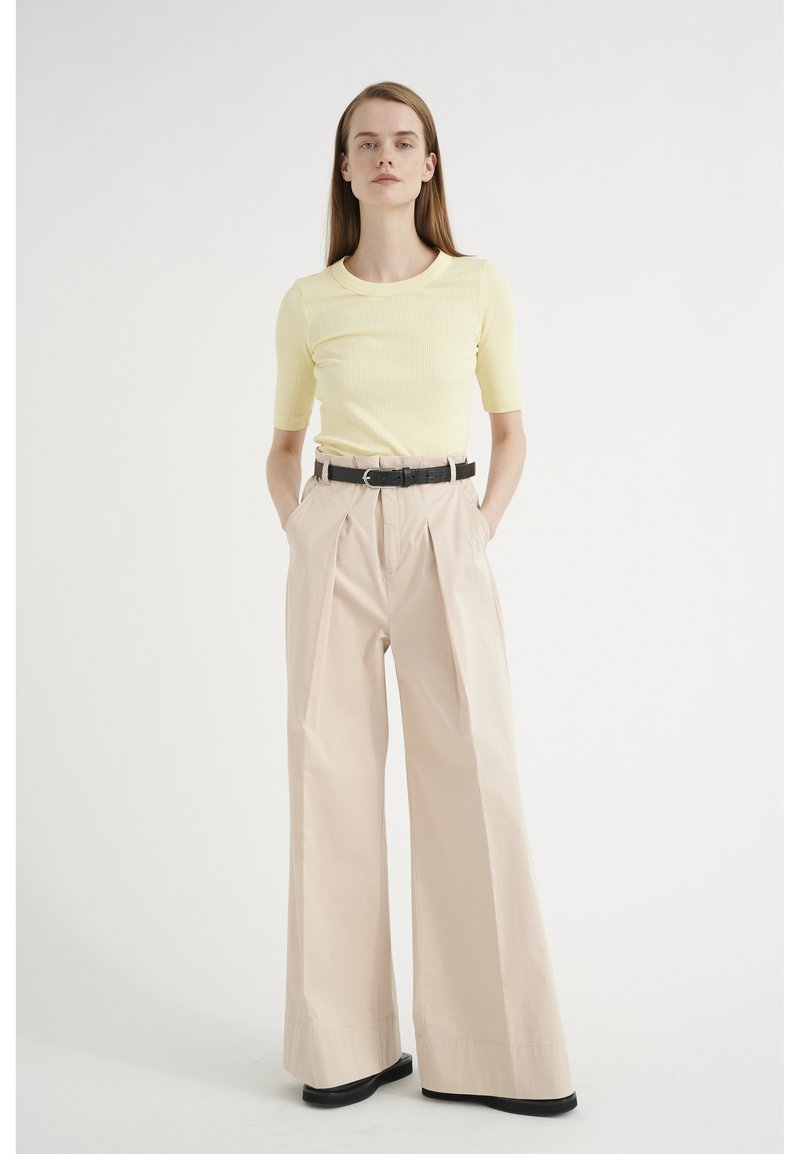 Damen T-Shirts | InWear DAGNAIW T-Shirt basic anise flower/hellgelb - RD23817 Damen T-Shirts | InWear DAGNAIW T-Shirt basic anise flower/hellgelb - RD23817