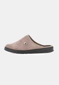 Pantofola slip-on in suede di colore marrone chiaro con punta arrotondata, fodera interna morbida e suola in gomma nera con un accento argentato.