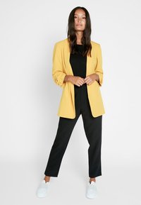 Pieces PCBOSELLA  - Bleiseri - gold