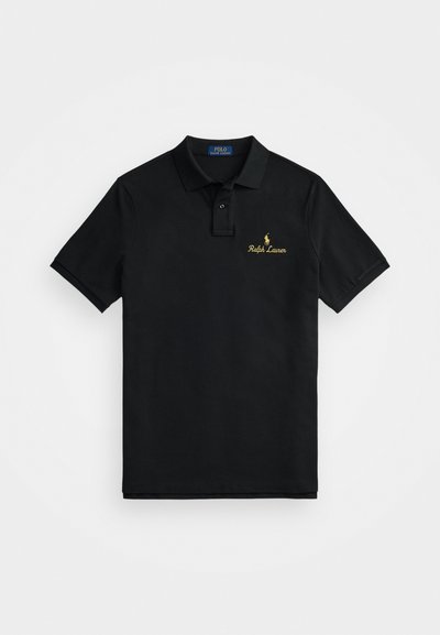 Polo preto feito de algodão, com colarinho clássico, mangas curtas e um logótipo "Ralph Lauren" bordado a dourado no peito.