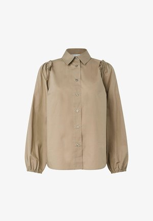Béžová košile na knoflíky vyrobená z hladké tkaniny, s nadýchanými dlouhými rukávy, klasickým límečkem a stříbrnými knoflíky vpředu.