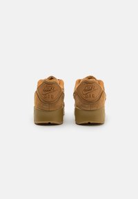 Nike Sportswear AIR MAX 90 PRM TRK3 UNISEX - Sneakers basse - flax/wheat/light brown