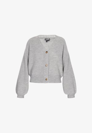 Sivý pletený krátky kardigán s výstrihom do V, tromi drevenými gombíkmi a nariasenými dlhými rukávmi, s textúrovaným vzorom.