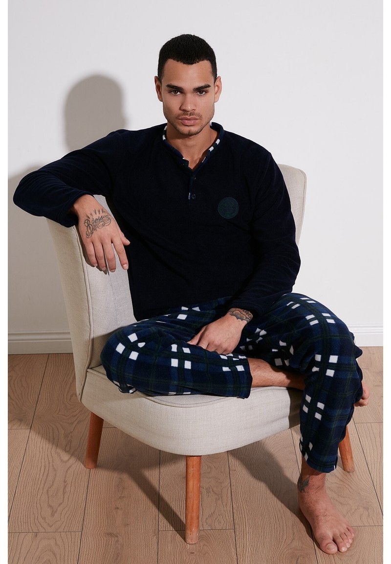 Buratti SET REGULAR FIT Pyjamas Dark Blue Zalando ie buratti-set-regular-fit-pyjamas-dark-blue-zalando-ie