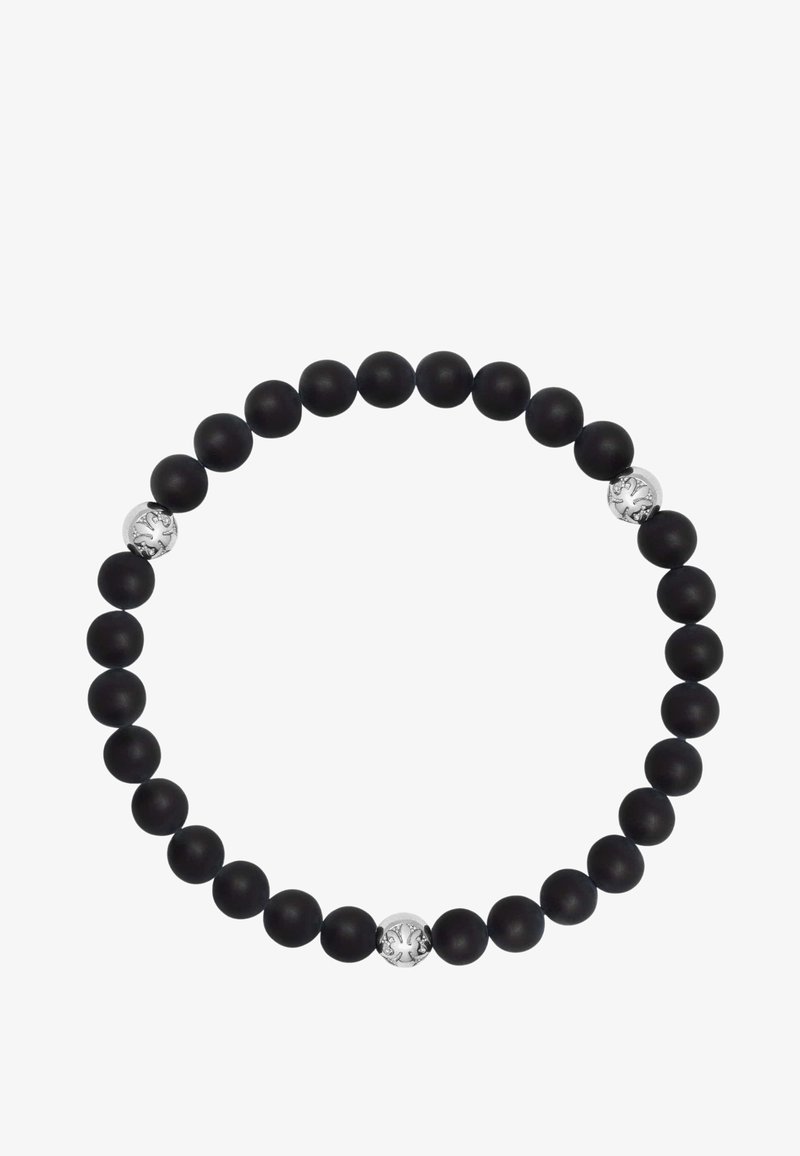Schwarze, matte Perlenarmband mit sphärischen Perlen und einem polierten Silberakzent, der ein dekoratives Muster zeigt.