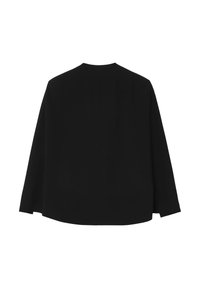 Maglietta nera a maniche lunghe con collo alto, caratterizzata da una linea dritta e dettagli di cucitura sul retro. Tessuto liscio e design minimale.