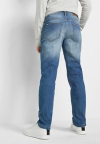 bonprix Jeans a sigaretta - blue