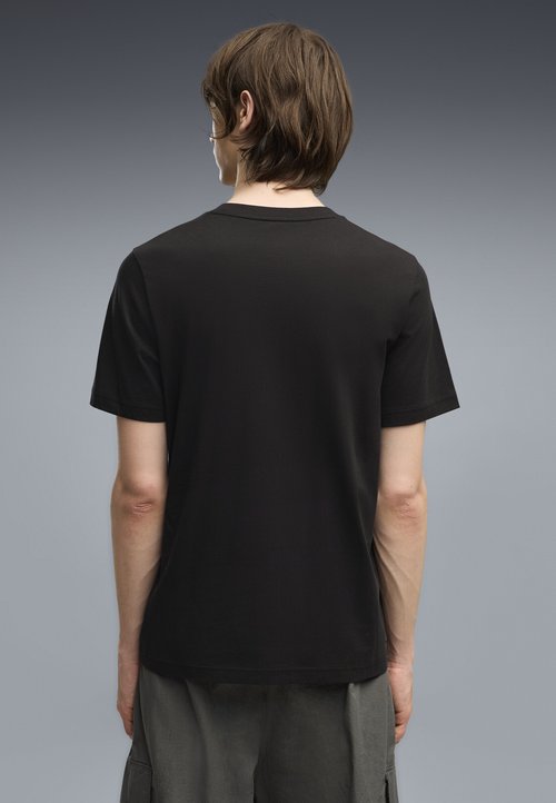 PUMA 2 COLOR NO. 1 LOGO TEE - Print T-shirt - black rustic olive — photo 3