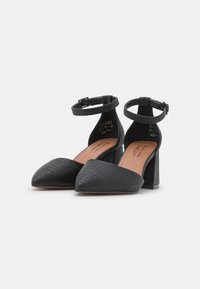 Call it Spring DALIAA - Saltos clássicos - black