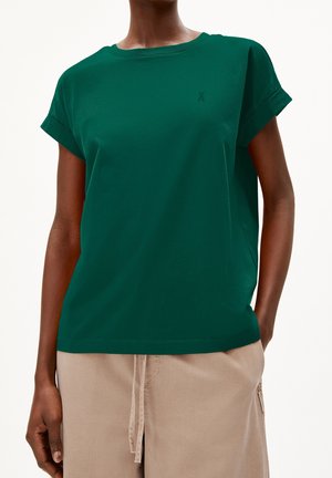 T-shirt vert à manches courtes en coton doux, avec un col rond et un petit logo sur la poitrine.