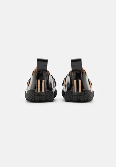 MIISTA PRUDENCELACE BROGUES - Šnurovačky - black