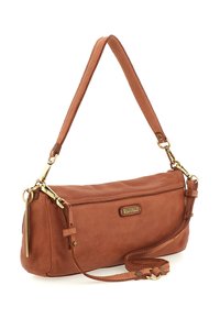 Borsa a spalla in pelle marrone con hardware in tono oro, tracolla staccabile e placchetta con marchio nella parte anteriore.
