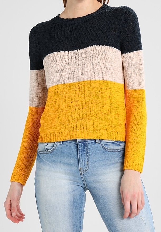 Strickpullover mit horizontalen Streifen in Marineblau, Hellrosa und leuchtendem Gelb. Rundhalsausschnitt, lange Ärmel und ein strukturiertes Gewebe.