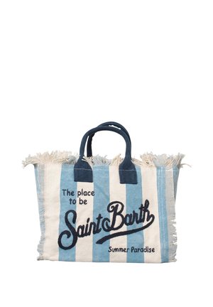 Borsa a tracolla a righe blu e bianche con bordi sfrangiati, manici blu navy e testo "The place to be Saint Barth Summer Paradise" sul davanti.