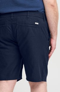 Blend BHBSHORTS LINEN MIX - Rövidnadrágok - dress blues