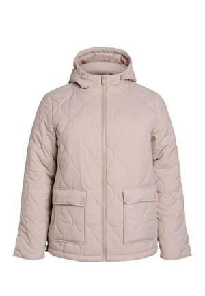 Chaqueta acolchada color beige claro con capucha, cierre de cremallera y dos bolsillos delanteros. Presenta una textura suave y un patrón de costuras curvas sutiles.