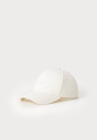 Valgt, open white
