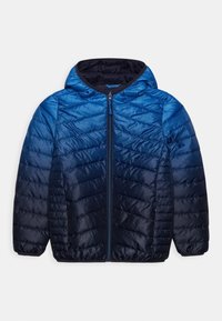 Polstret jakke med hætte, der har en gradient fra mørk navy til lys blå. Vandafvisende materiale med chevron-quiltet mønster og frontlynlås.