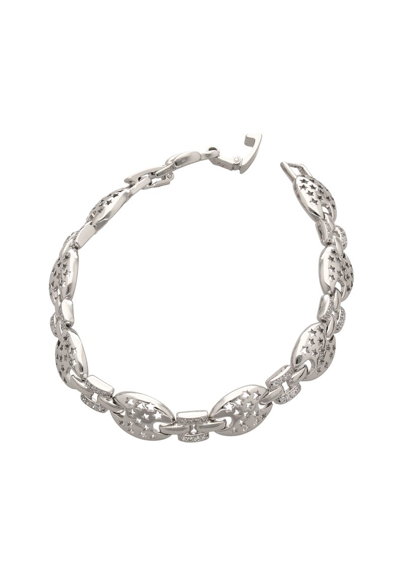Zilveren metalen bracelet met ovale schakels, versierd met sterrenmotieven en kleine heldere edelstenen. Veilige sluiting met haakslag. Gladde, gepolijste textuur.