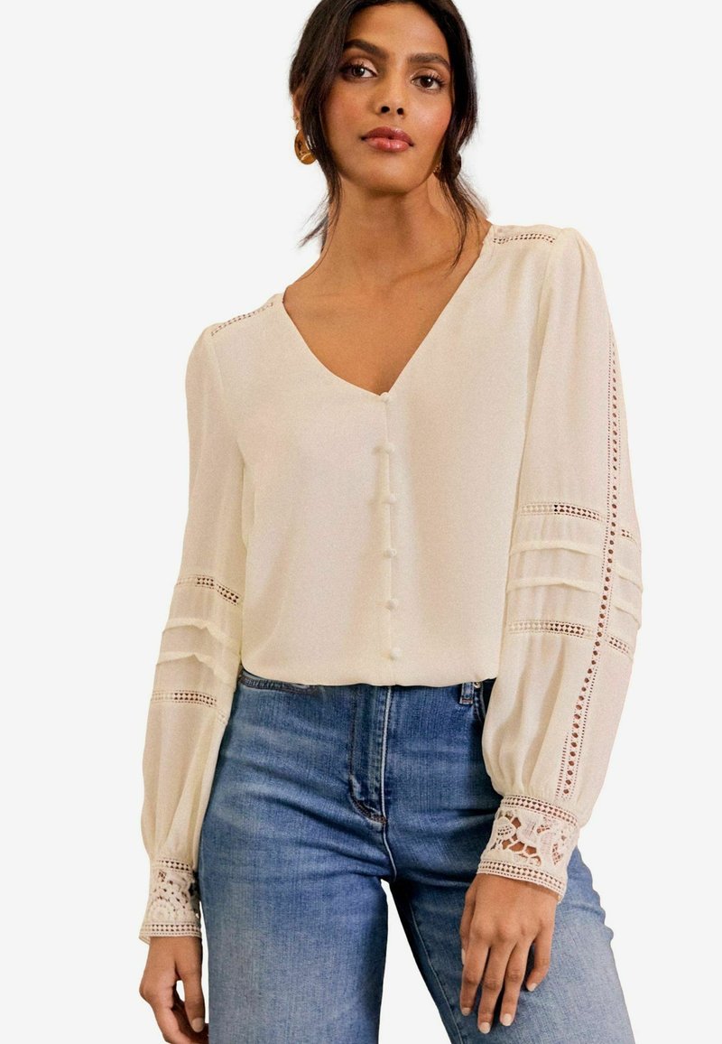 Love & Roses REGULAR FIT CUFF V-NECK - Blúz - white