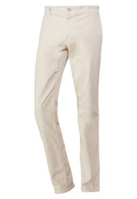 Pantalon beige à jambes droites en sergé de coton. Doté d'une fermeture à bouton et de passants pour ceinture ; texture lisse sans motifs ni accents visibles.