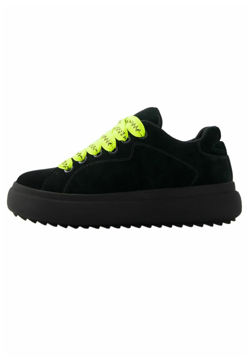 Bershka SKATER STYLE Sneaker low black/schwarz Zalando.de