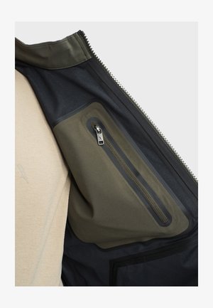 Aigle, AIS26MOUT004 - Veste légère - dark olive