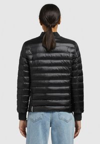 khujo MAUDE SHINY - Bomber dzseki - schwarz