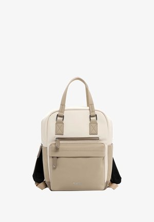 Sac à dos synthétique beige et crème avec des poignées doubles, une poche zippée à l'avant et des bretelles réglables en mesh noir. Présente un design géométrique élégant.