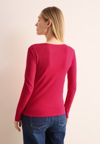 Cecil MIT RUNDHALS - Langarmshirt - rot