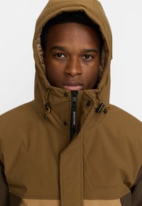 REVOLUTION PADDED TECH - Winter jacket - brown
