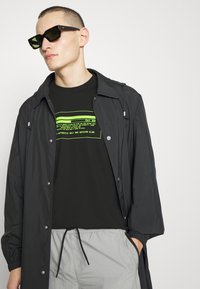 HUGO DANFORD - T-shirt estampada - black