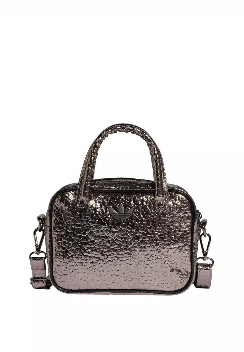 Piccola borsa metallizzata dalla texture, con doppi manici, tracolla removibile e logo Adidas trefoil sul davanti.